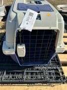 2 pet kennels