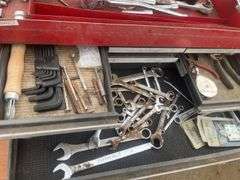 Craftsman 9 drawer toolbox comes with contents, no key