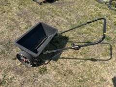 Grass/fertilizer spreader