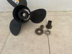 Boat prop 14 x 23 comes with adaptors