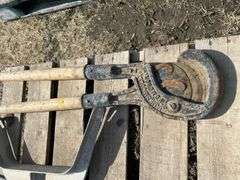 Pallet dehorners and calf puller