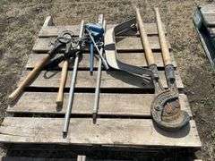 Pallet dehorners and calf puller