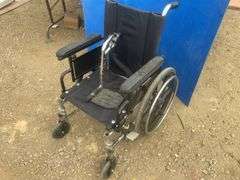 Kid size wheelchair only has one foot rest