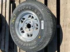 Ford Ranger tire and rim - P225/70R14
