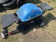 Weber propane bbq w/ stand