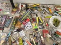 Large quantity of fishing hooks