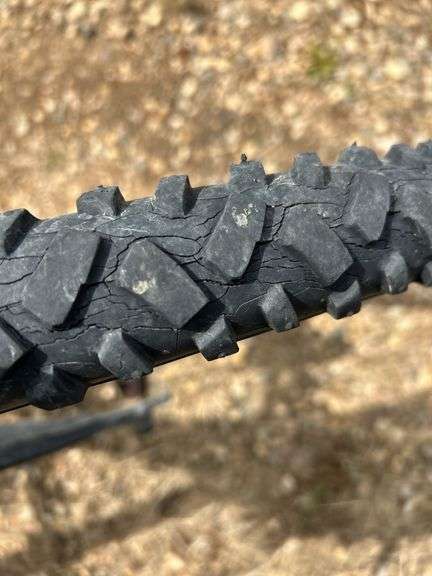 Gary Fisher adult bike 26” tires