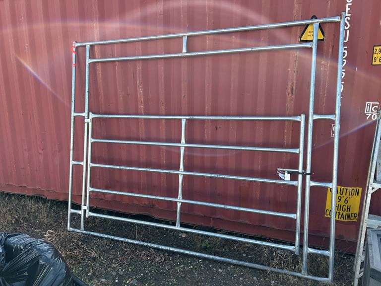 Light gauge gate 8’T x 116”W