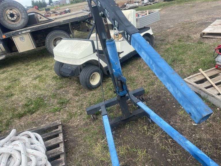 Engine lift. Needs TLC to work