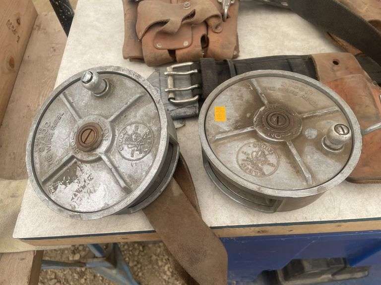 Quantity of tool belts and a pair of wire tie reels