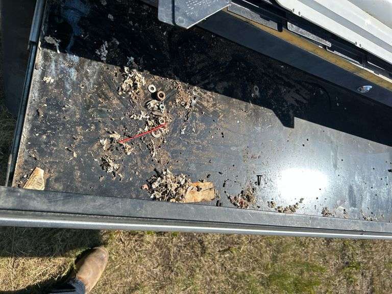 56” Mastercraft Maximum toolbox NEEDS CLEANING & NO KEYS