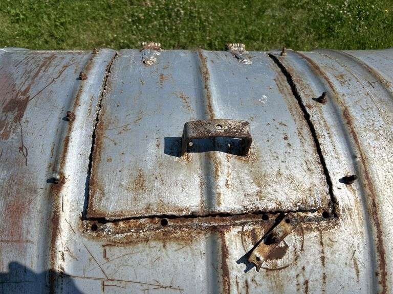 Approx 500gal waste tank on skids