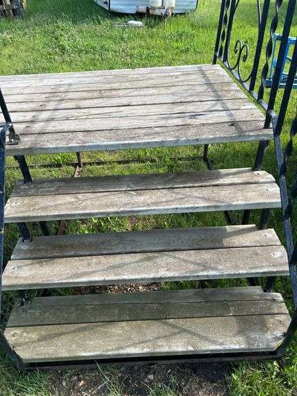House deck/step 45”D x 96”W x 61”T