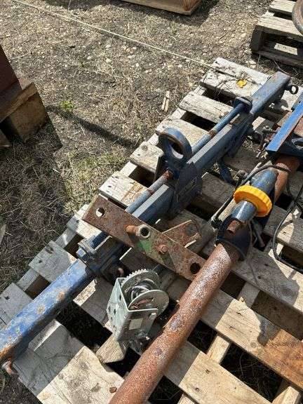 Lathe - condition unknown, overhead lifting device