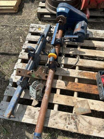 Lathe - condition unknown, overhead lifting device
