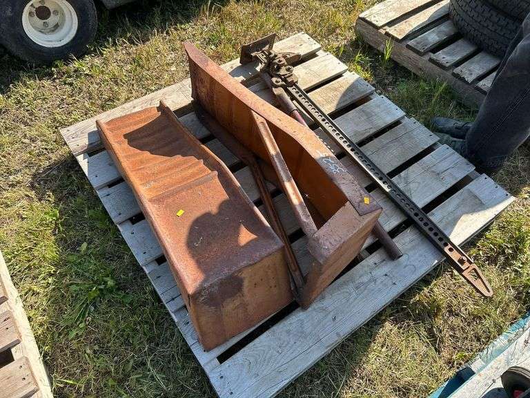 Jackall & 2 metal car ramps