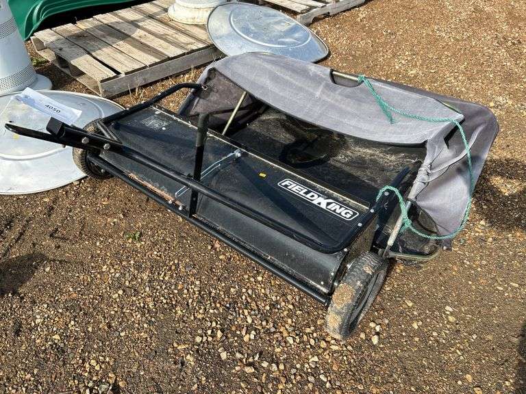 Field King lawn sweep