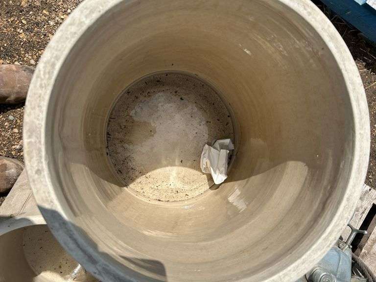 10gal Medalta crock no cracks, 3 & 10gal crocks with cracks