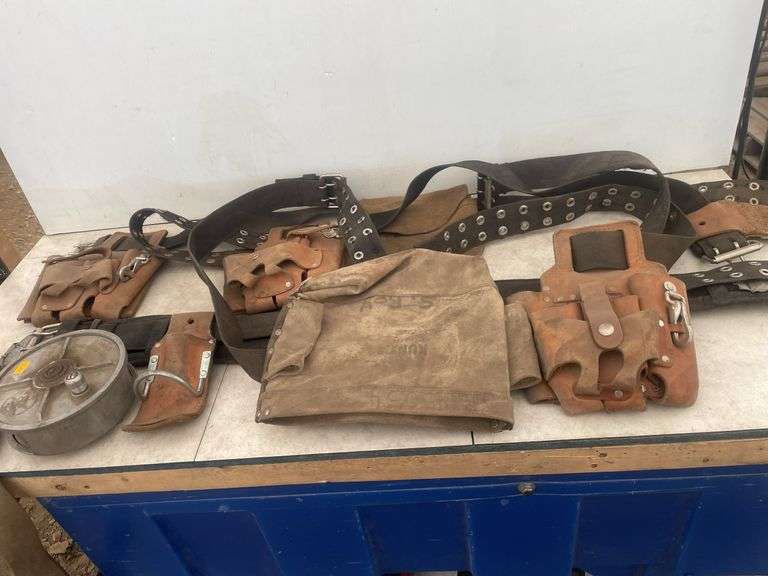Quantity of tool belts and a pair of wire tie reels