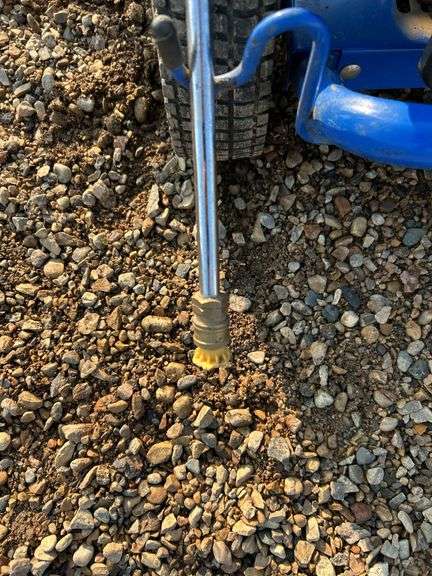 New Holland pressure washer - tried to pull over and rope broke CONDITION UNKNOWN