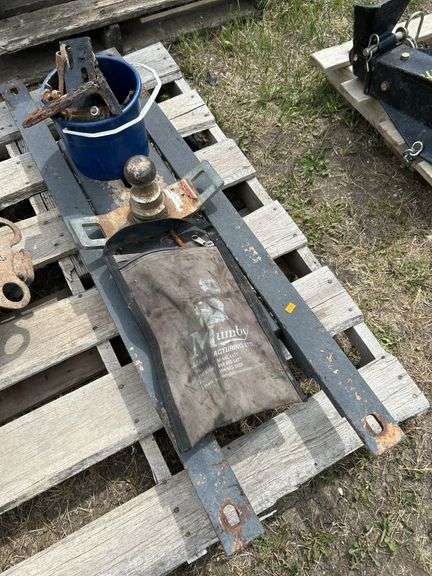 Mumby ball hitch