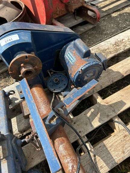 Lathe - condition unknown, overhead lifting device