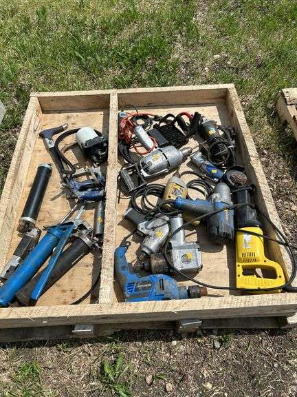 Qty of power tools - condition unknown