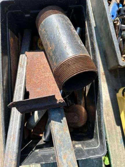 Pallet of misc rusty tools