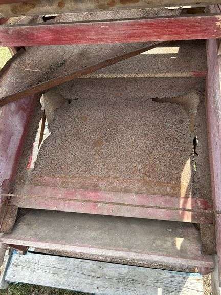 Vintage fanning mill in poor condition