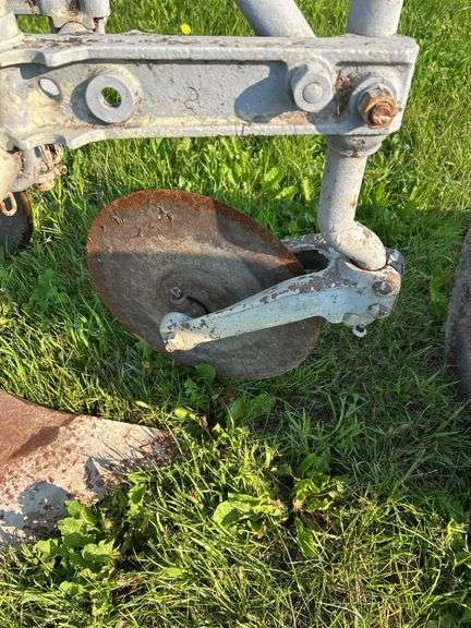 3pt hitch 2 bottom plow
