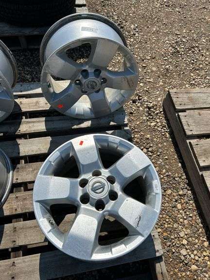 4 Nissan rims