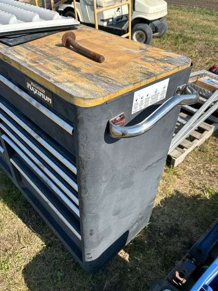 56” Mastercraft Maximum toolbox NEEDS CLEANING & NO KEYS