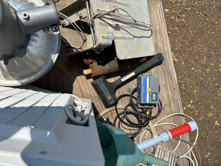 Pallet of misc - funnel, elec drill, yard light etc