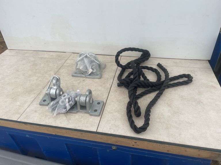 2 sets of swing hangers galvanized steel and 12' of rope