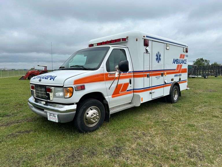 2001 Ford E350 Ambulance