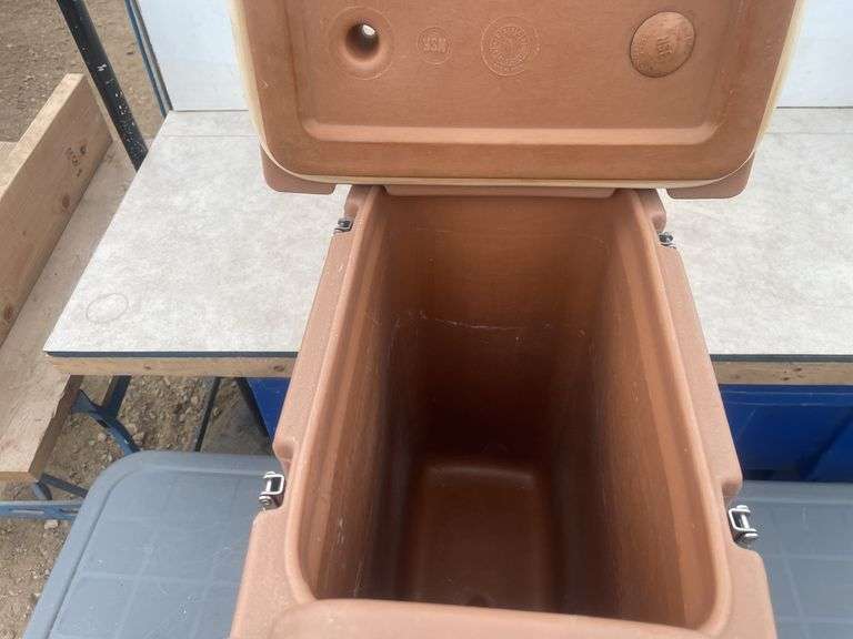 Cambro insulated coffee dispenser