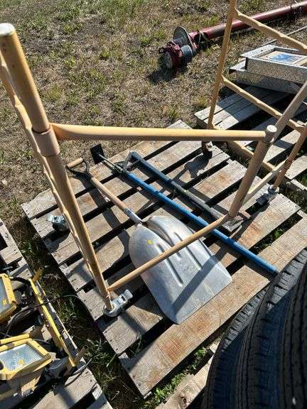 Small scaffold, shovel, stabilizer bar, splitting axe