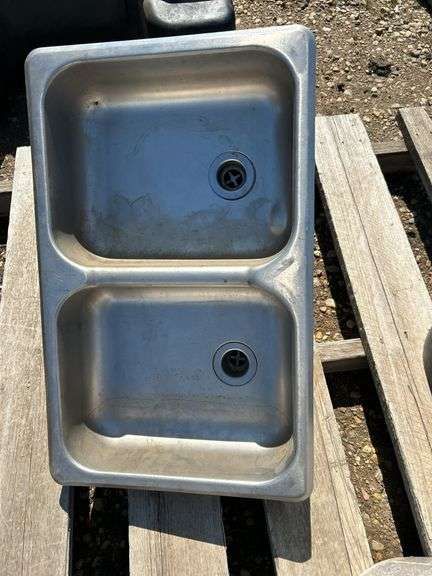 2-1/2 pails cement surface hardening, sink