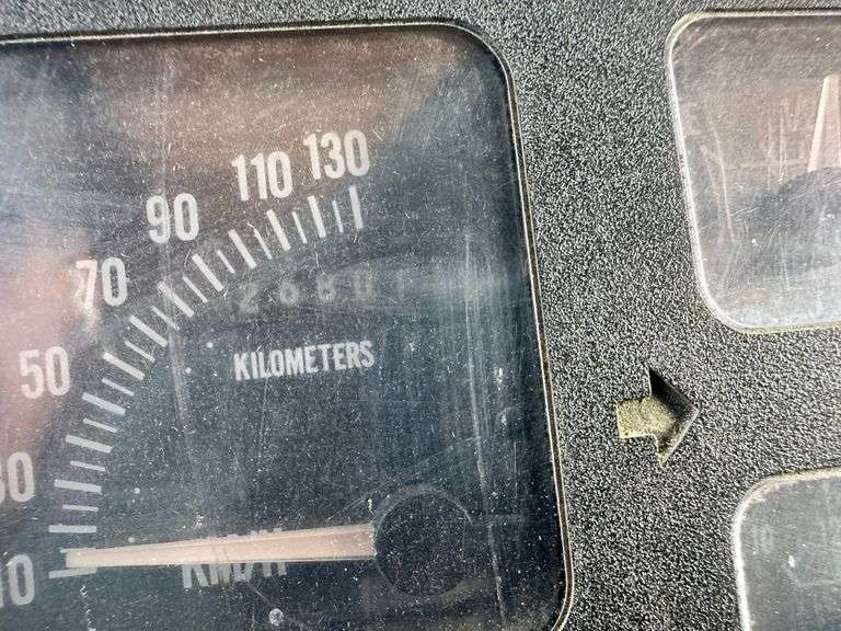 1990 IH 4900 4x2 Diesel Grain Truck