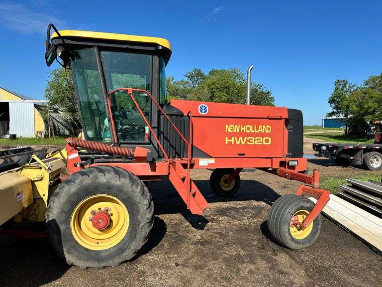 OFFSITE MELFORT: New Holland HW320 Haybine