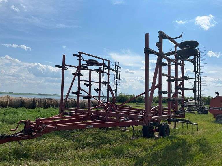 OFFSITE CUDWORTH: Case Model 4700 Vibra-Tiller 35ft