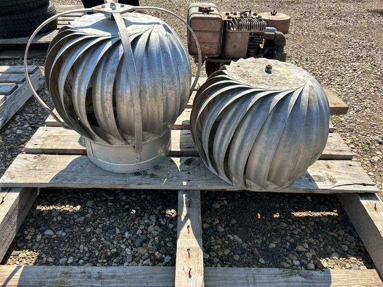 Pallet with whirly birds, 2 gas motors - condition unknown