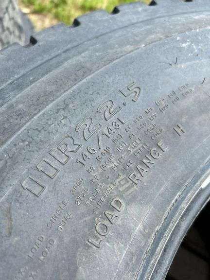 4 tires 11R22.5