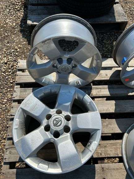 4 Nissan rims