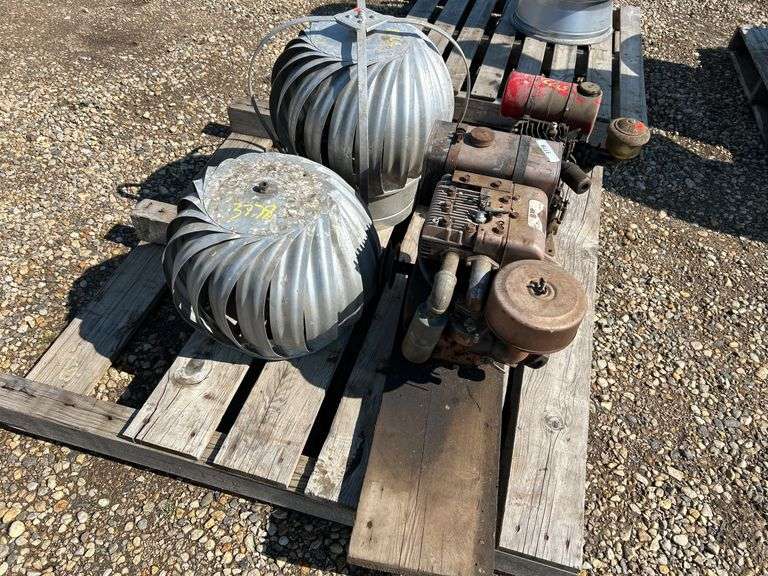 Pallet with whirly birds, 2 gas motors - condition unknown