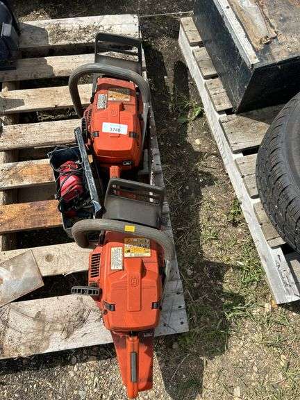 Pair of Husqvarna chainsaws - condition unknown