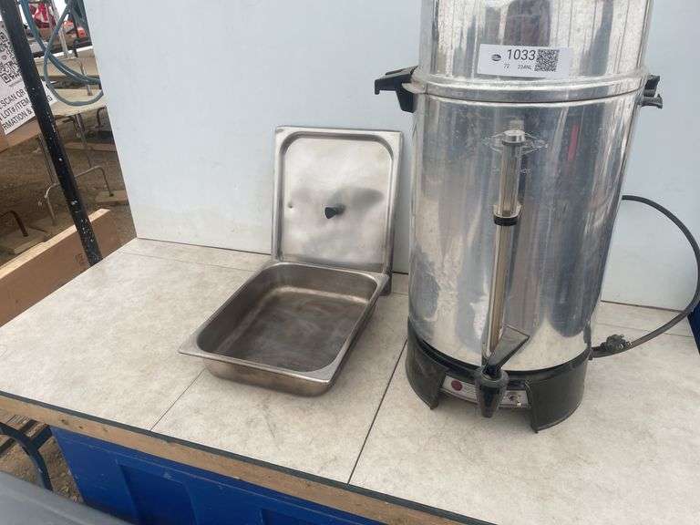 Coffee urn 100 cup - heats up but missing basket and stem and has broken handle, comes with small st