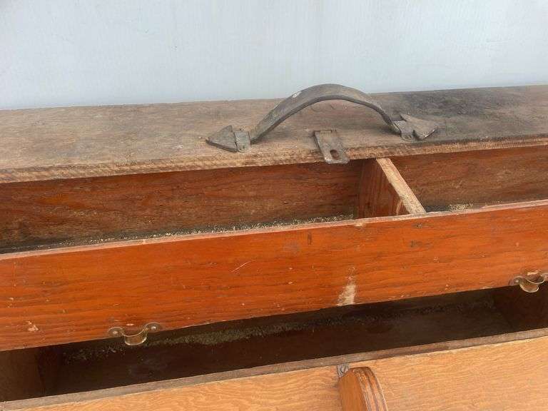 Shopbuilt tool box comes with shoe lasts