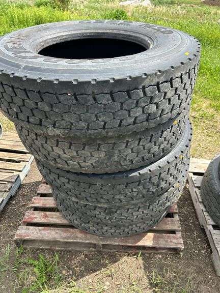5 tires 11R22.5