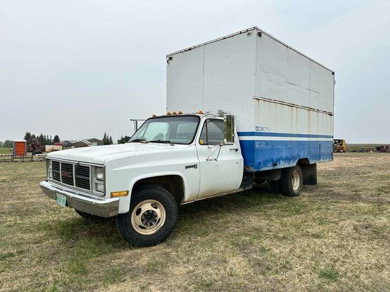 1987 GMC C/R 3500 Box Truck